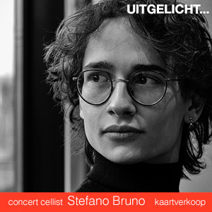 Cellist Stefano Bruno treedt op in de Cellowinkel te Dieren op zaterdag 25 maart 2023.
