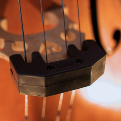 Hotel sourdine voor cello van Artino (APM-02) van metaal en rubber, hoge demping. Practice mute, cello demper